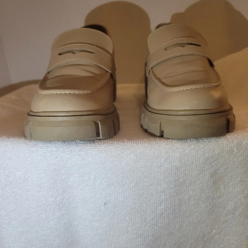 Like‎ new women's platform LUG chunky heels loafers SZ 9